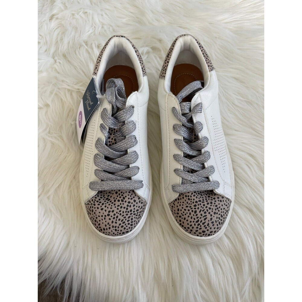 NWT Universal Thread contrast Sneakers size 6.5